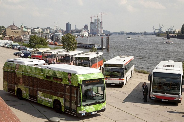 Нови подобрени хибридни автобуси с водородни горивни клетки и литиево-йонни батерии от Mercedes-Benz